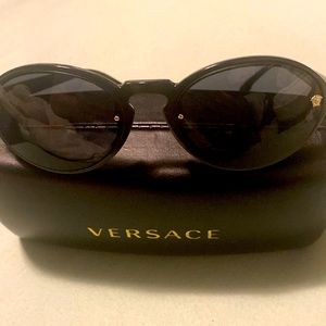 Versace Sunglasses model code VE 4352 GB1/87